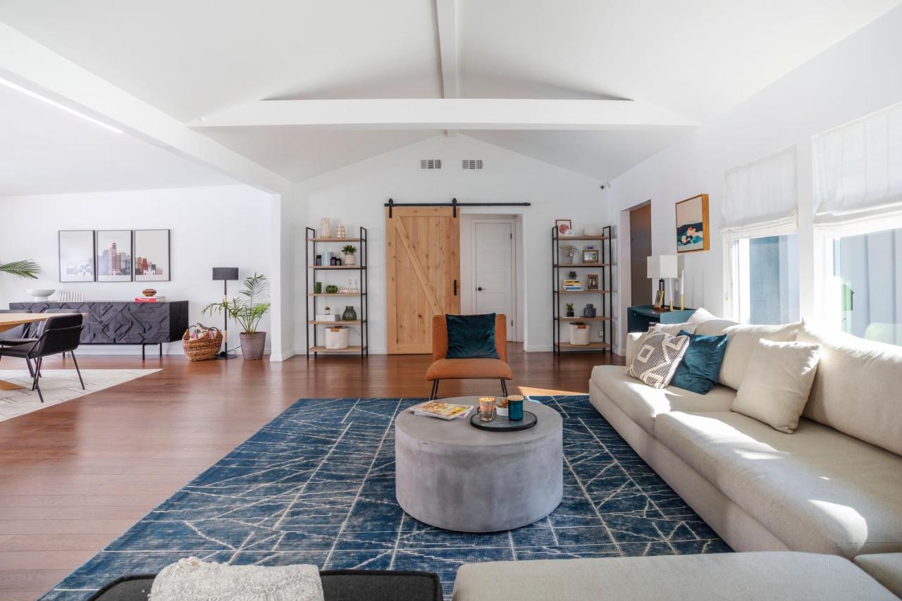 Enchanting Sherman Oaks Home With Pool Permit #Hsr Two One Zero Zero 2605 Los Angeles Bagian luar foto