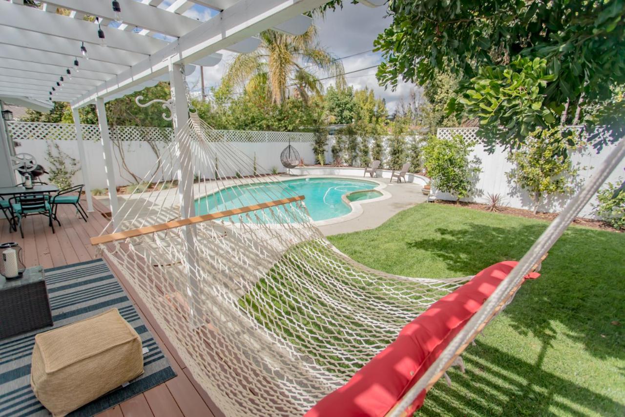 Enchanting Sherman Oaks Home With Pool Permit #Hsr Two One Zero Zero 2605 Los Angeles Bagian luar foto